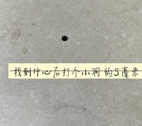 灵寿瓷砖空鼓维修公司专业解答在瓷砖铺贴过程中，如果砂料搅拌不均匀，将会带来以下问题